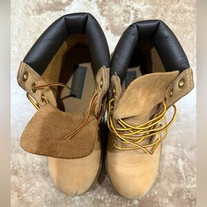 Timberland Tan Lace Up Boots — Women’s